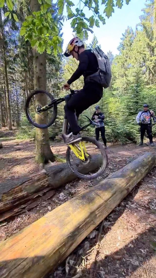 #playtime on the #Lyke 👌
.
@haibikeofficial 
.
Thanks @tal_und_berg for the invitation 🙏
.
#eperformance @fazua_official @oneupcomponents @magura_bicycle @sqlab @kendatireseurope @malojaclothing @evocsports @northwave_de @abus_cycling @tatze_bike_components #ebike